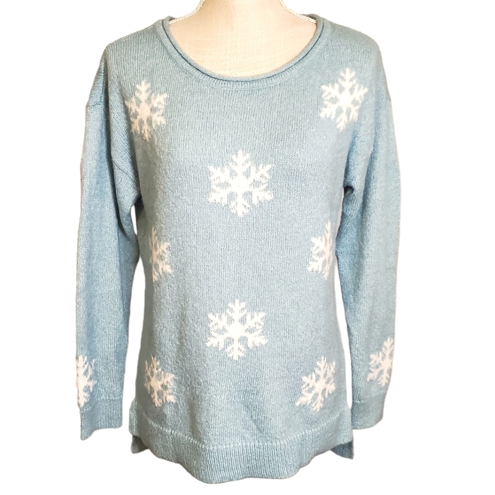 CHRISTOPHER & BANKS | Women's soft blue snowflake sweater. Size small.